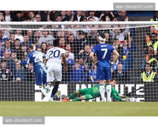 英超“全民裁判”计划启动，旨在培训基层比赛官员