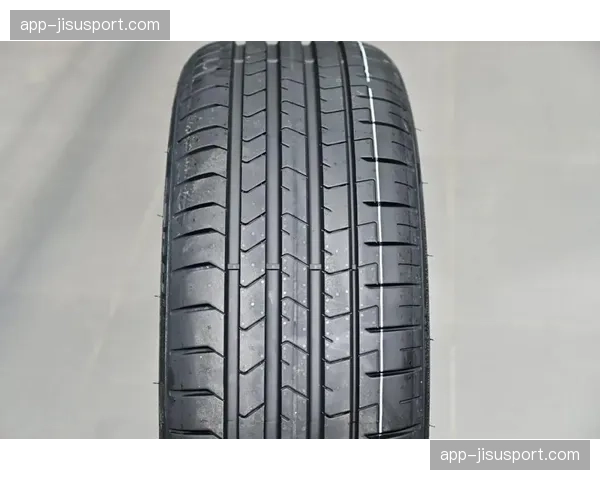 轮胎供应商倍耐力：三站比赛后，C2配方轮胎表现超出预期