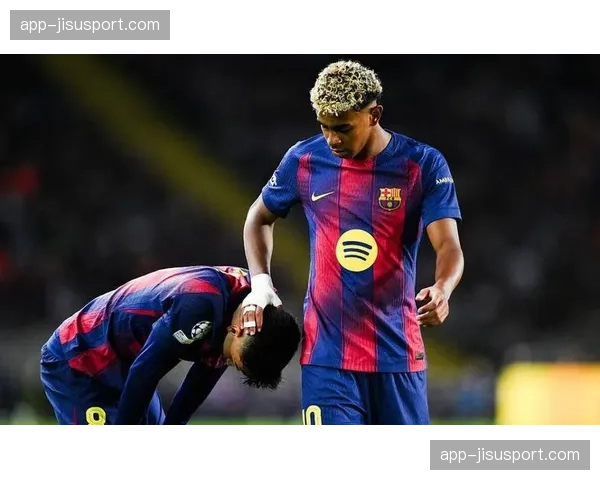 官方：巴萨中场佩德里因腿筋伤势预计缺阵6周，无缘国家德比